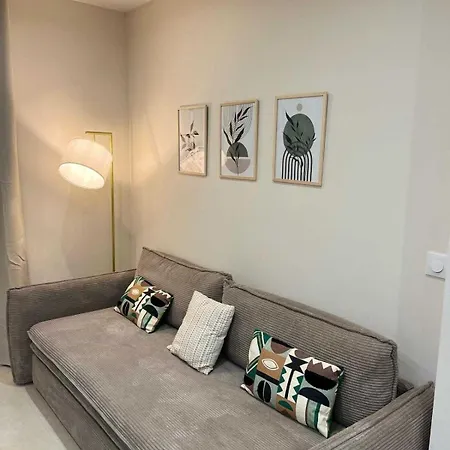 Lägenhet Modern -2bdr 6p - 300m From The *