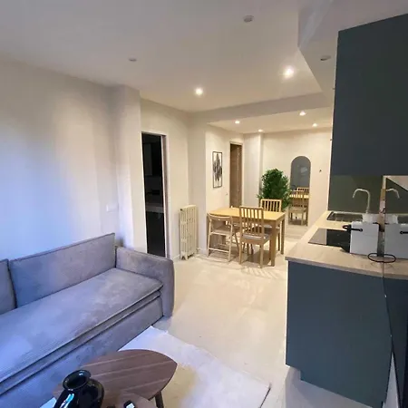 Modern -2bdr 6p - 300m From The *