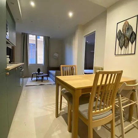 Modern -2bdr 6p - 300m From The 昂蒂布