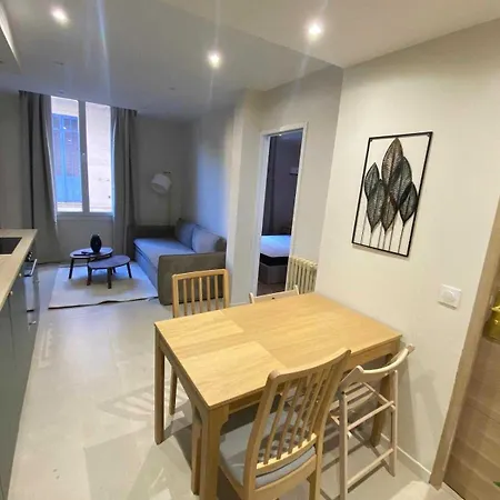 公寓 Modern -2bdr 6p - 300m From The 昂蒂布